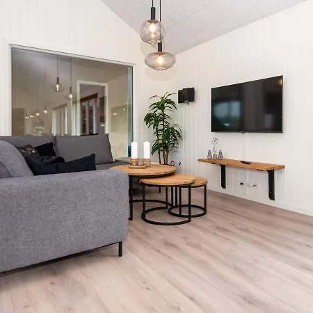 Luxury Retreat By The Sea - By Traum Holiday home Sarup
