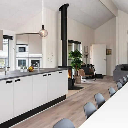 Luxury Retreat By The Sea - By Traum Holiday home