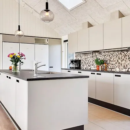 Luxury Retreat By The Sea - By Traum Holiday home *